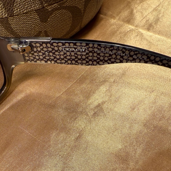 Coach Classic Sunglasses (Black) - Picture 3 of 5